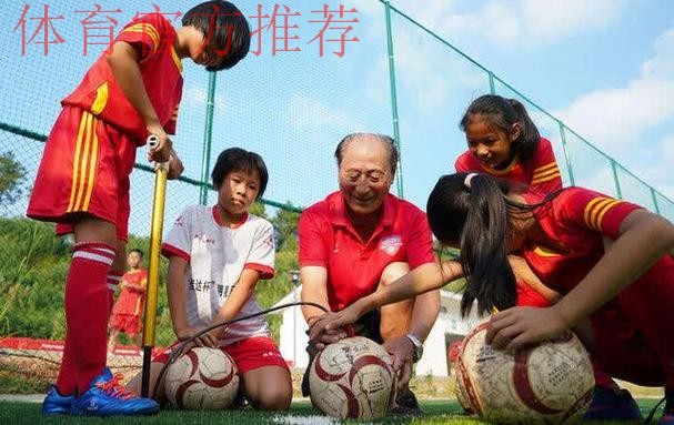 新华社:为何这个山区县学生家长给足球教育“打call”? 新华社:为何这个山区县学生家长给足球教育“打call”?